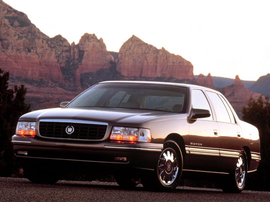  Cadillac DeVille Concours 1997 года  (фото 7 из 21)